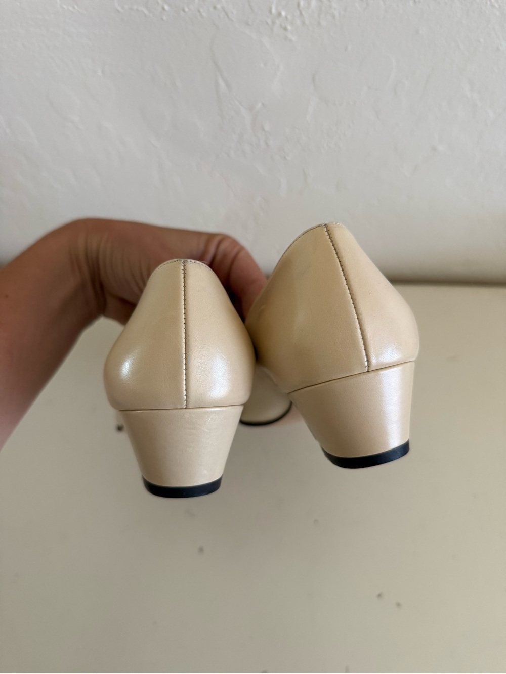 Salvatore Ferragamo Vara Bow Low Heel Pumps Lot - Picture 4 of 13